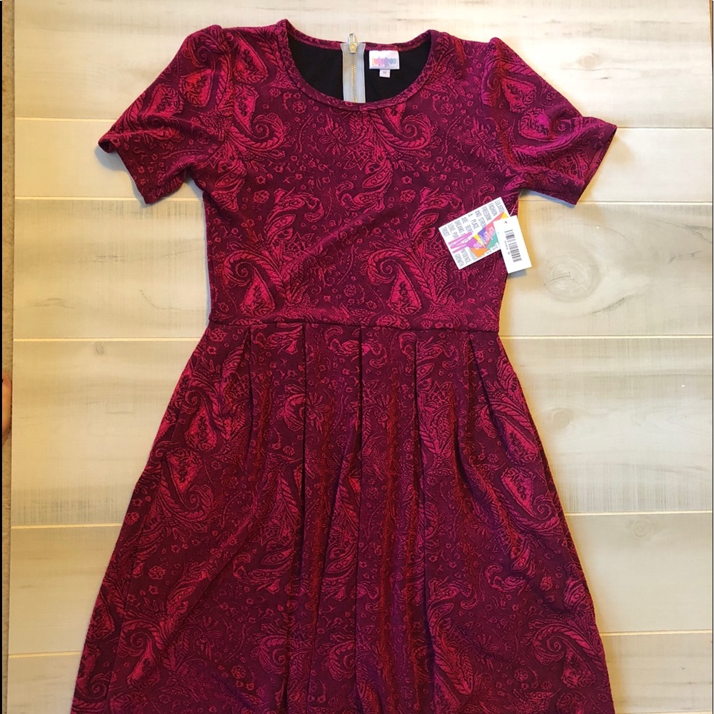 Medium LuLaRoe Amelia